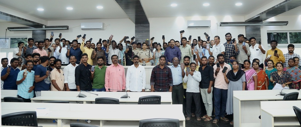 రూ.26.50 లక్షల ఫోన్లు రికవరీ