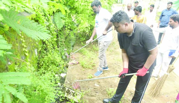 పరిసరాలను పరిశుభ్రతగా ఉంచుకోవాలి : కలెక్టర్‌
