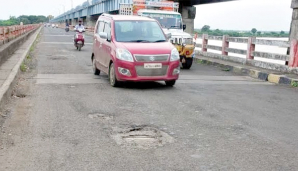 dhavaleswaram-cotton-bridge-situation