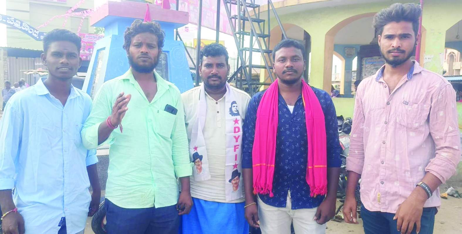 సమావేశంలో మాట్లాడుతున్న నాయకులు