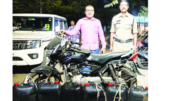 నాటు సారా రవాణాపై దాడులు