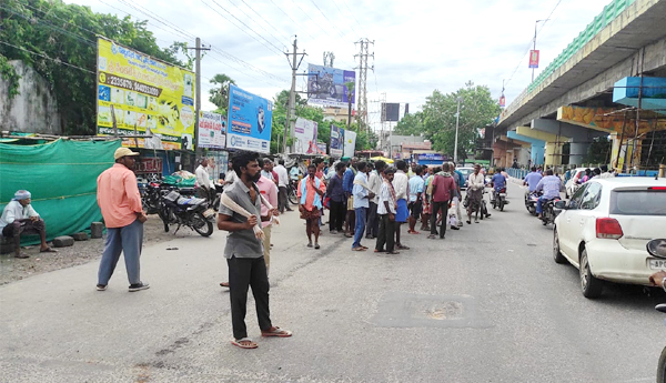 నిర్మాణ రంగం కుదేలు