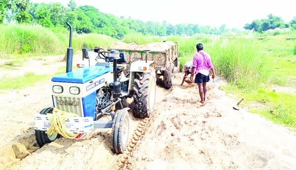  యథేచ్ఛగా ఇసుక దోపిడీ