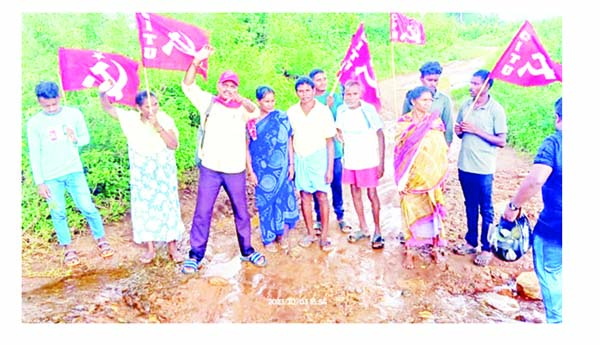 సీసాడవలసకు రోడ్డు సౌకర్యం కల్పించాలి