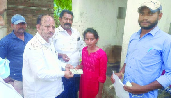 పేదలకు అండ వైఎస్‌ఆర్‌ బీమా