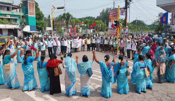 /The-policy-of-privatization-of-public-sector-enterprises-should-be-rolled-back-Karmak-Karshaka-Ikyavedika