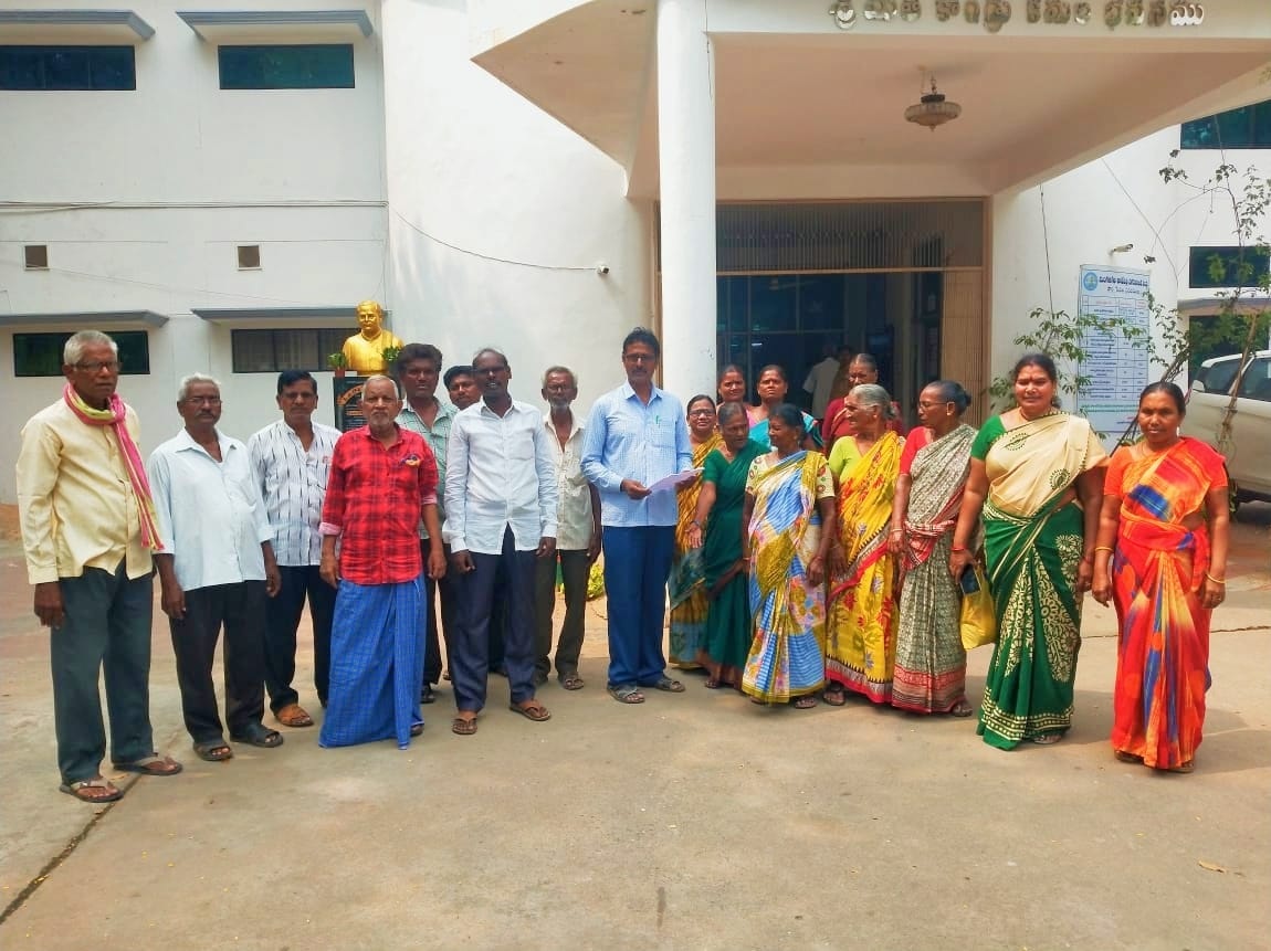 ఇళ్ల పట్టాలు, పన్నుల కోసం సిపిఎం ధర్నా