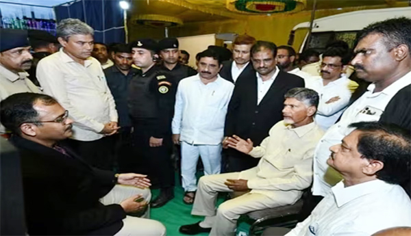 ACB-court-rejected-Chandrababus-plea-for-increase-in-legal-mulakhats