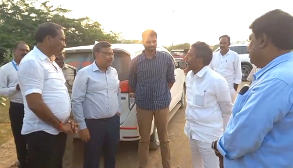 పాణ్యంలో ఎక్స్‌ప్రెస్‌ రైళ్లు ఆగేలా చూడండి