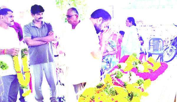 కార్పొరేటర్‌ రమేష్‌కు పితృవియోగం