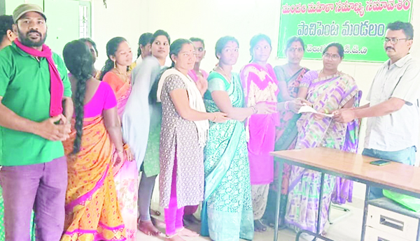 సమస్యలు పరిష్కరించాలని విఒఎల వినతి