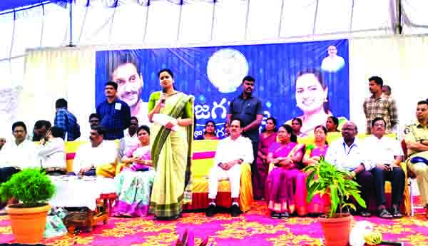 గిరిజనులకు మెరుగైన వైద్యం