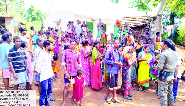 గ్రామాల్లో ఎస్‌ఐ పర్యటన