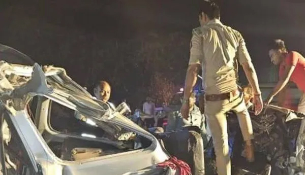 Fatal-road-accident-on-Yamuna-Expressway-5-people-died