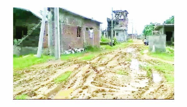 ప్రారంభం కాని ఇంటర్నల్‌ రోడ్డు పనులు