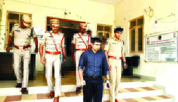 గంజాయి, నాటుసారాపై ప్రత్యేక నిఘ ఏర్పాటు