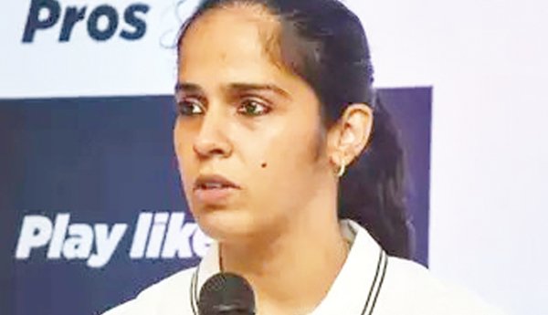 saina-on-single-tennis-players