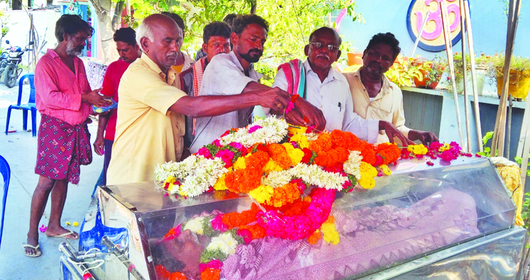 గుండెపోటుతో భవన నిర్మాణ కార్మికుడు మృతి