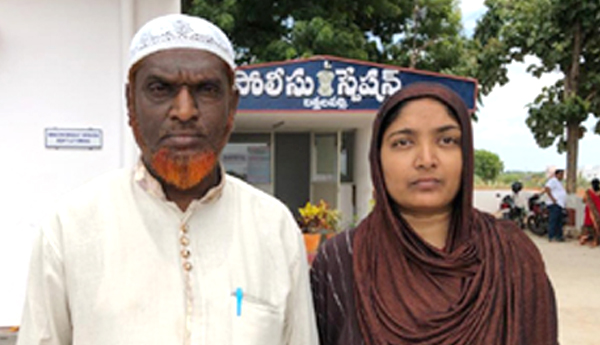 దుబాయి కరెన్సీ మార్పిడి పేరుతో 8. లక్షలు టోకరా..!