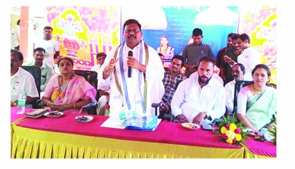 అధికారులకు బుధ్ధి లేదా?