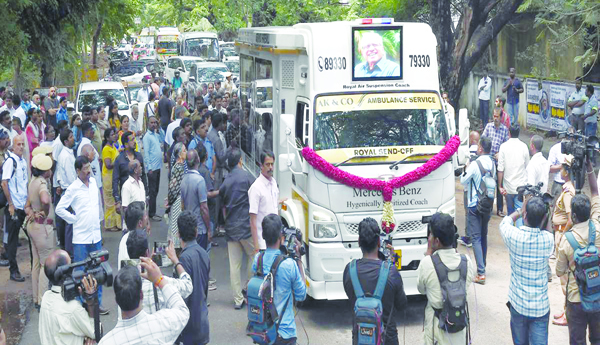 A-tearful-farewell-to-Swaminathan