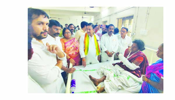 క్షతగాత్రులకు టిడిపి పరామర్శ