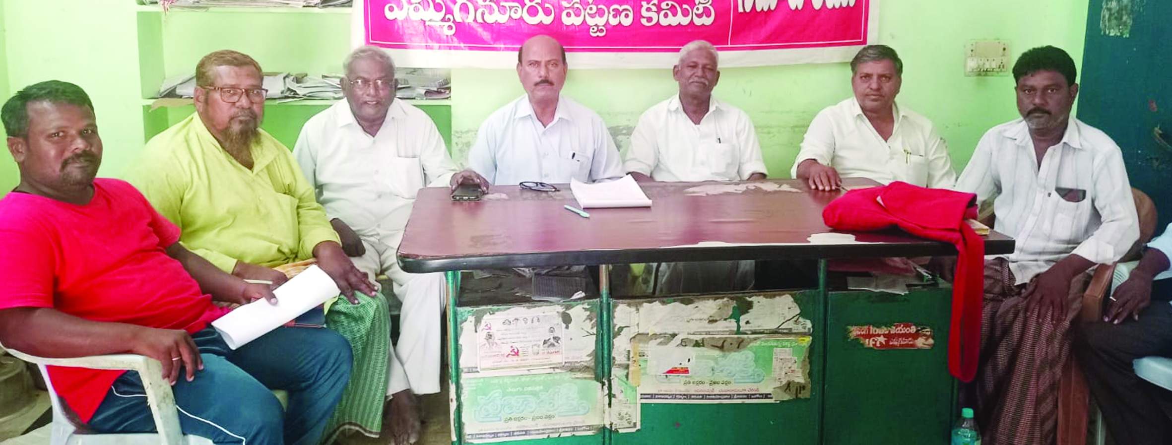 విలేకరుల సమావేశంలో మాట్లాడుతున్న రామాంజనేయులు