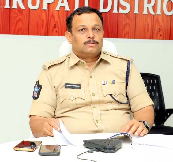 సైబర్‌ క్రైమ్‌ పోలీసుల పనితీరు భేష్‌: ఎస్‌పి