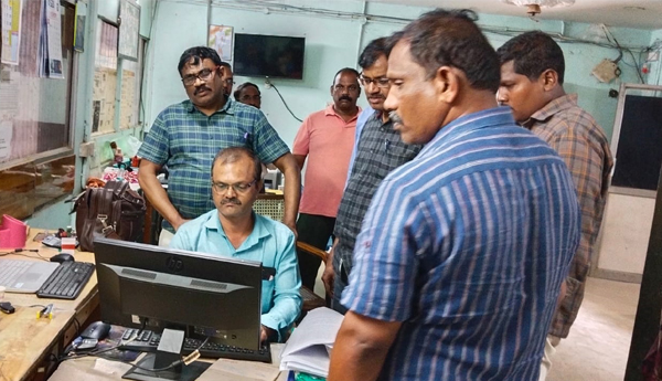 పురుషోత్తపురం చెక్‌పోస్టుపై ఎసిబి దాడులు