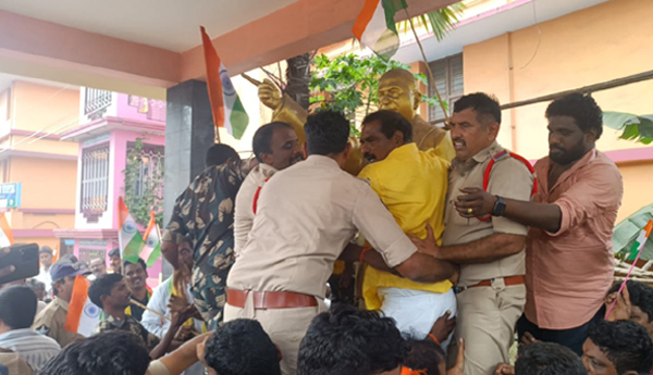 పాలకొల్లులో 'టిడ్కో' టెన్షన్‌ - టిడిపి ఎమ్మెల్యే నిమ్మల అరెస్టు