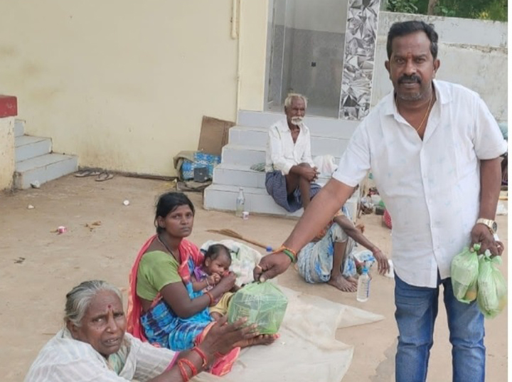పేదలకు ఆహారం పంపిణీ