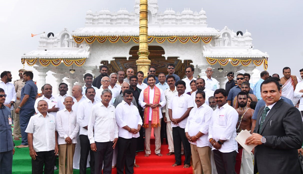 అభివృద్ధిలో పులివెందుల ఆదర్శం - ముఖ్యమంత్రి వైఎస్‌.జగన్‌ మోహన్‌రెడ్డి