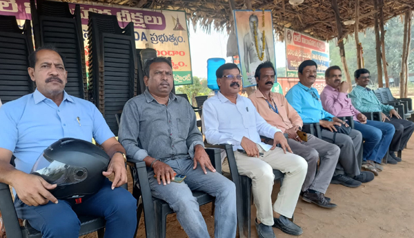  స్టీల్‌ప్లాంట్‌ ప్రగతిని దిగజారిస్తే ఊరుకోం - విశాఖ ఉక్కు పరిరక్షణ కమిటీ నాయకులు