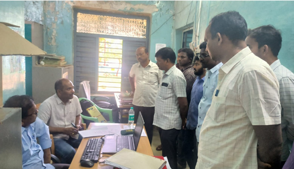 హిందూపురం మున్సిపాల్టీలో కొనసాగిన ఎసిబి దాడులు