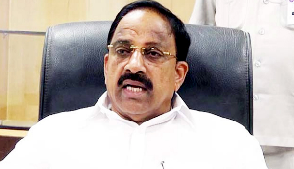 తుమ్మల నివాసంలో ఈసీ అధికారులు సోదాలు