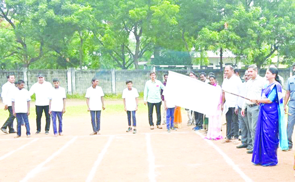 ప్రతిభావంత చిన్నారులను మరింతగా ప్రోత్సహించాలి