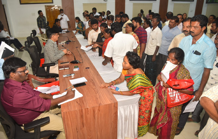 'జగనన్నకు చెబుదాం' అర్జీలకు సత్వర పరిష్కారం