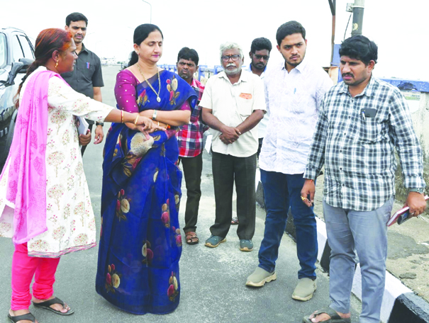 శరవేగంగా రోడ్డు కం రైలు బ్రిడ్జి పనులు