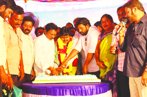 ఘనంగా చందన జన్మదిన వేడుకలు