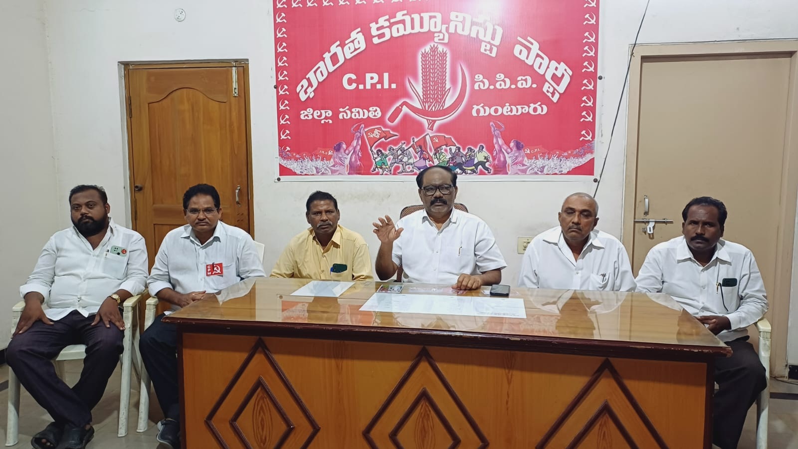 పాలస్తీనాపై కాల్పులను నిలిపివేయండి