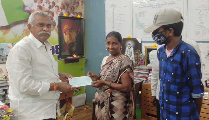 సిఎం సహాయ నిధి చెక్కు అందజేత
