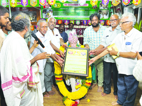 నర్సరీని సందర్శించిన పద్మశ్రీ చంద్రశేఖర్‌