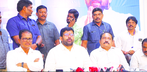 మరోసారి ఓటేసి గెలిపించుకుందాం
