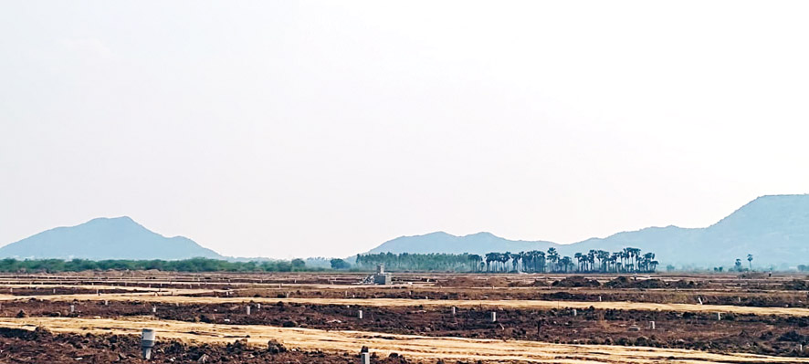 నిరుపయోగంగా లే అవుట్‌లు