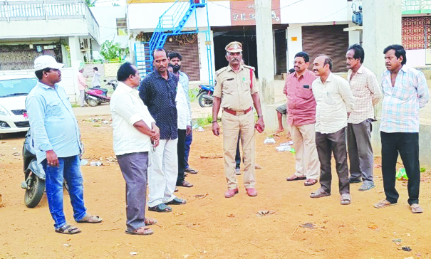 బాణాసంచా దుకాణాల స్థలం పరిశీలన 