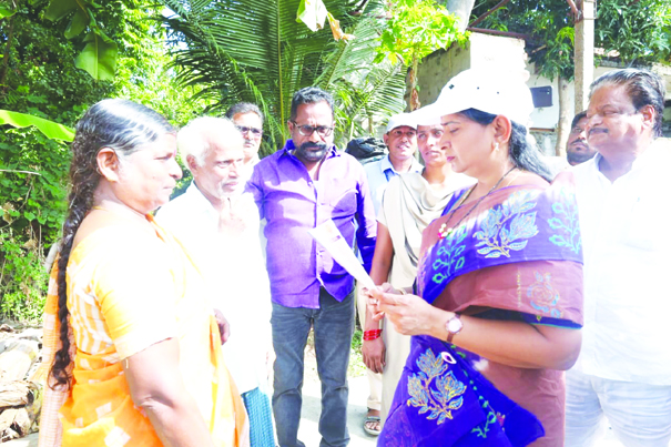 ఇంటింటికీ రాష్ట్ర ప్రభుత్వ సంక్షేమం 