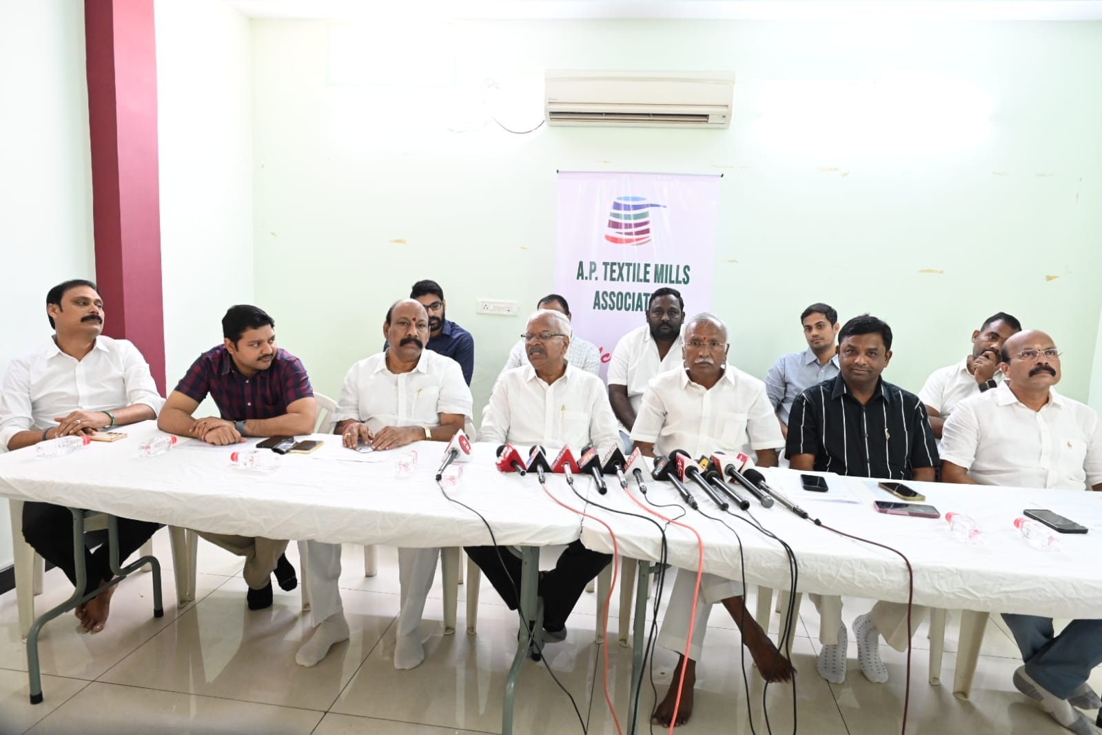 విద్యుత్‌ రాయితీ బకాయిలివ్వండి