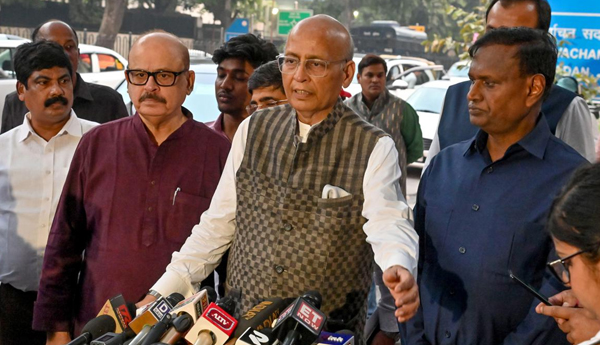 congress-moves-election-commission