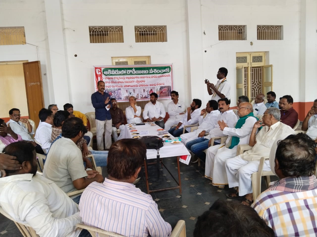 ఆకివీడు పట్టణంలో అరాచకాలు అరికట్టాలి