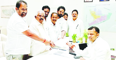   అక్రమ తవ్వకాలపై చర్యలకు డిమాండ్‌